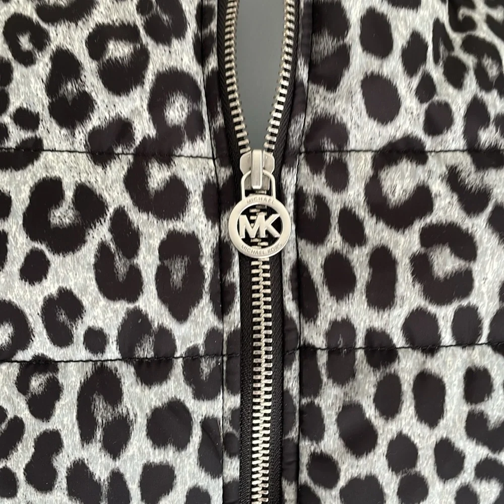 🆕 Michael Kors Leopard Print Vest